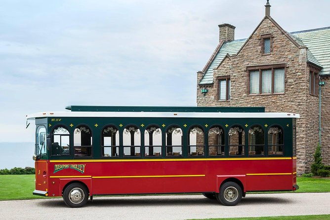 newport-trolley-tour-with-breakers-mansion-viking-tours