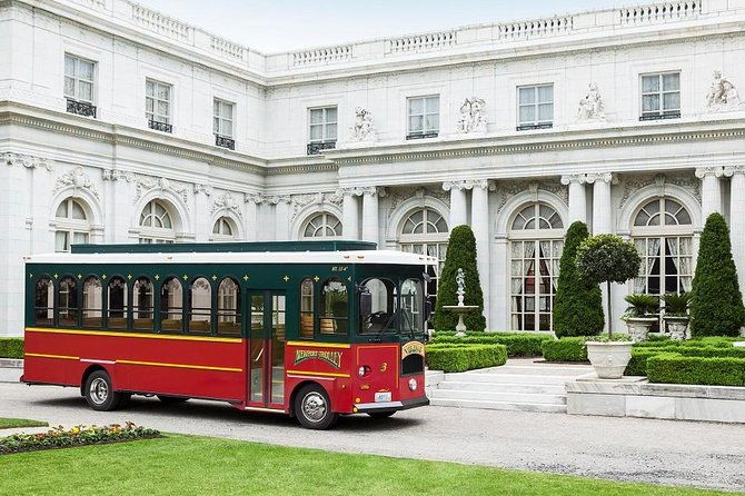 newport-trolley-tour-with-breakers-mansion-viking-tours