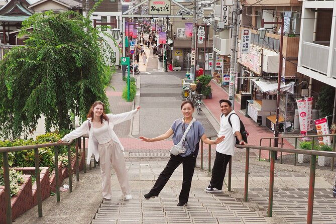 nezu-shrine-and-yanaka-afternoon-downtown-walking-tour