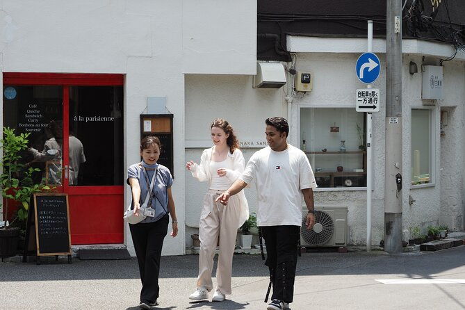 nezu-shrine-and-yanaka-afternoon-downtown-walking-tour