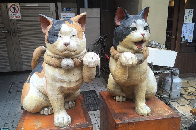 nezu-shrine-and-yanaka-backstreet-walking-tour-by-storyteller