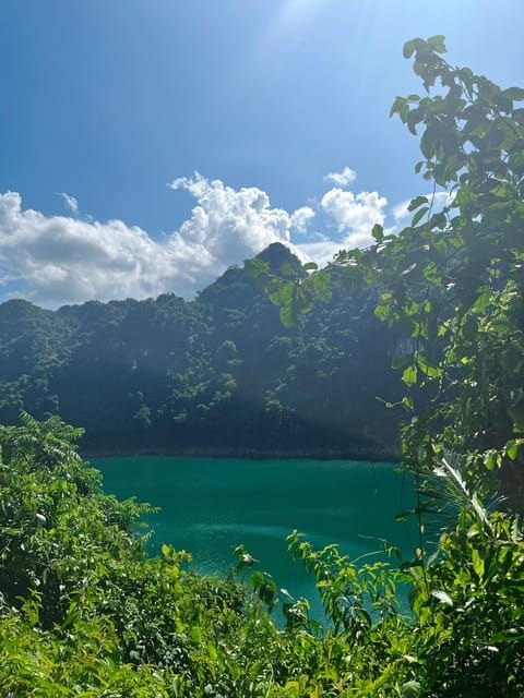 ngoi-hoa-bay-dragon-eyed-lake-sup-swim-adventure-tour