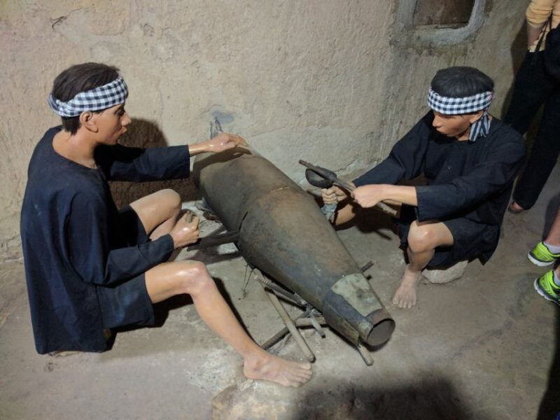 nha-rong-port-cu-chi-tunnels-and-war-remnants-museum-tour