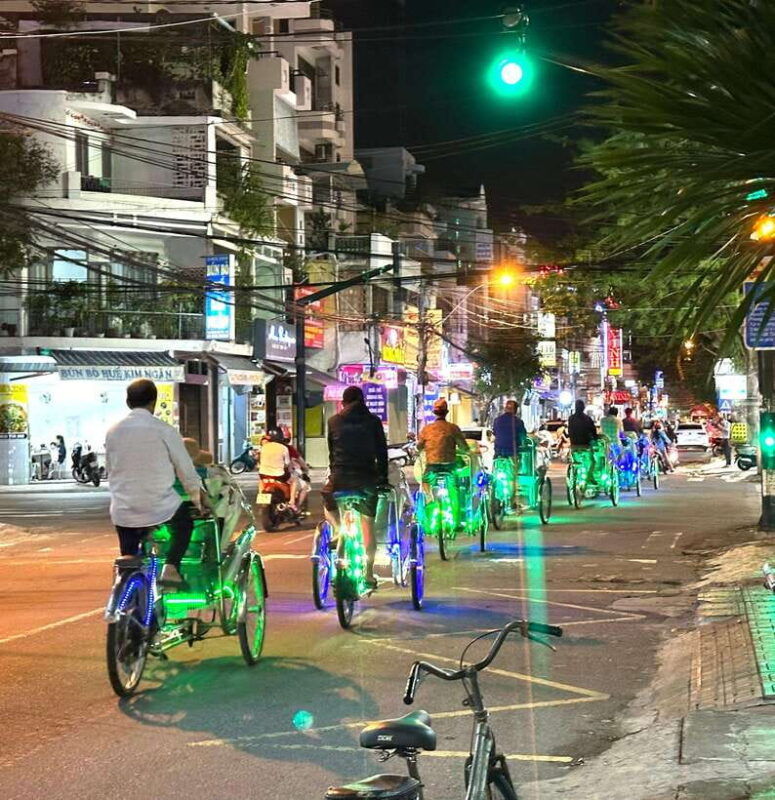 nha-trang-after-dark-by-cyclo-pedicab