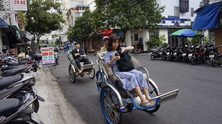 nha-trang-after-dark-by-cyclo-pedicab