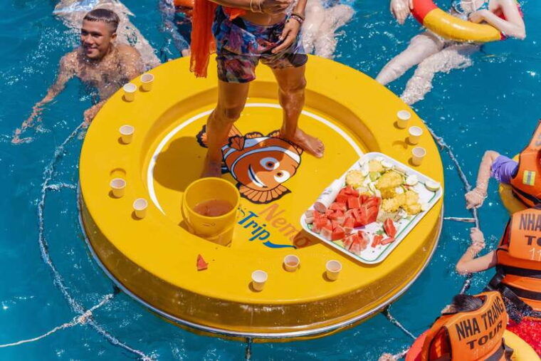 nha-trang-coral-reef-snorkeling-and-floating-bar-party