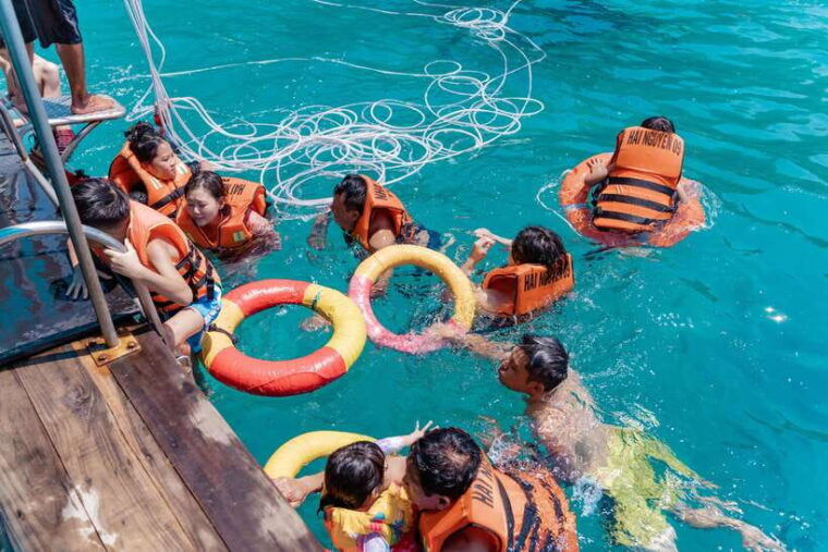 nha-trang-snorkeling-fishing-bbq-lunch-relaxing