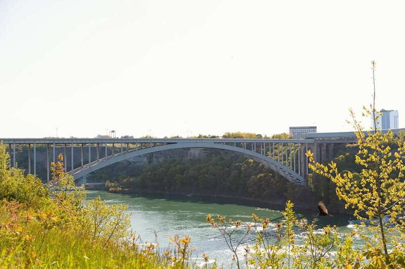 niagara-falls-boat-ride-and-journey-behind-the-falls-tour