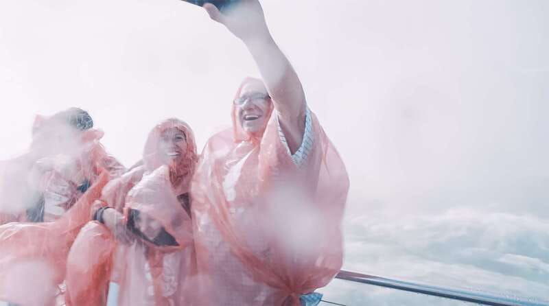 niagara-falls-canada-boat-tour-journey-behind-the-falls