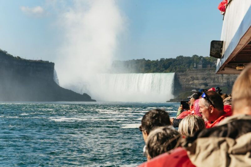 niagara-falls-canada-first-boat-cruise-behind-falls-tour