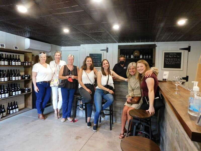 niagara-falls-canada-full-day-private-winery-tour-2