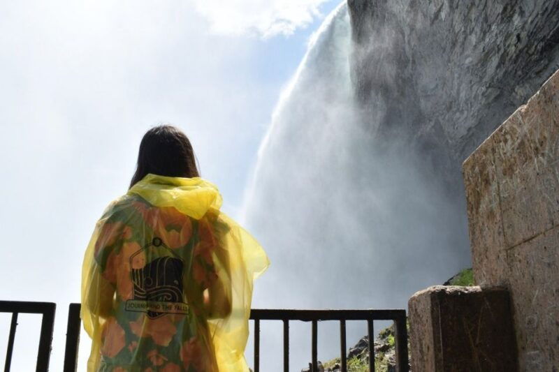 niagara-falls-canada-journey-behind-the-falls-entry-ticket