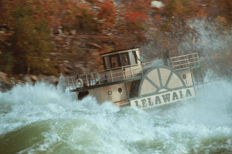 niagara-falls-canada-niagara-adventure-theater-with-popcorn