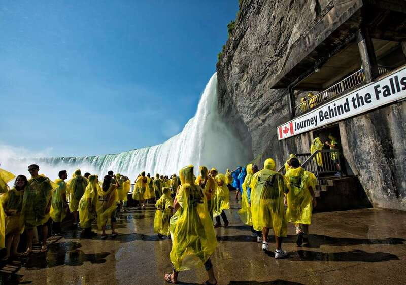 niagara-falls-canada-sightseeing-tour-with-boat-ride