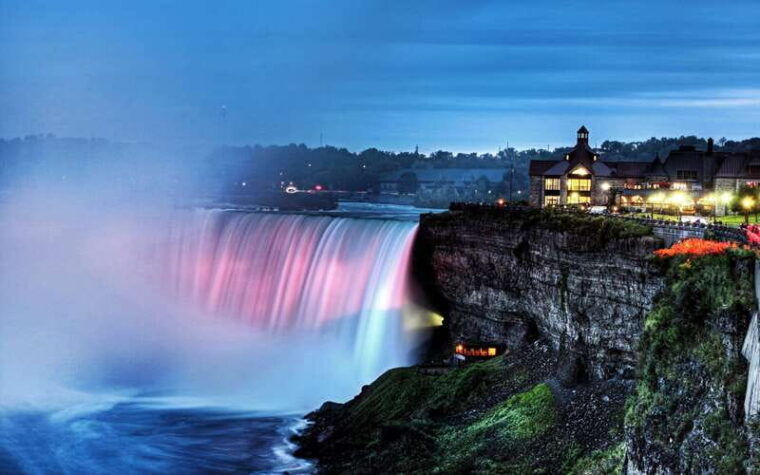 niagara-falls-canada-small-group-night-tour-w-boat-dinner