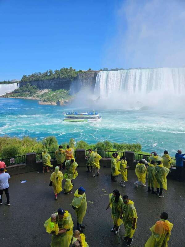 niagara-falls-canada-with-a-portuguese-speaking-guide