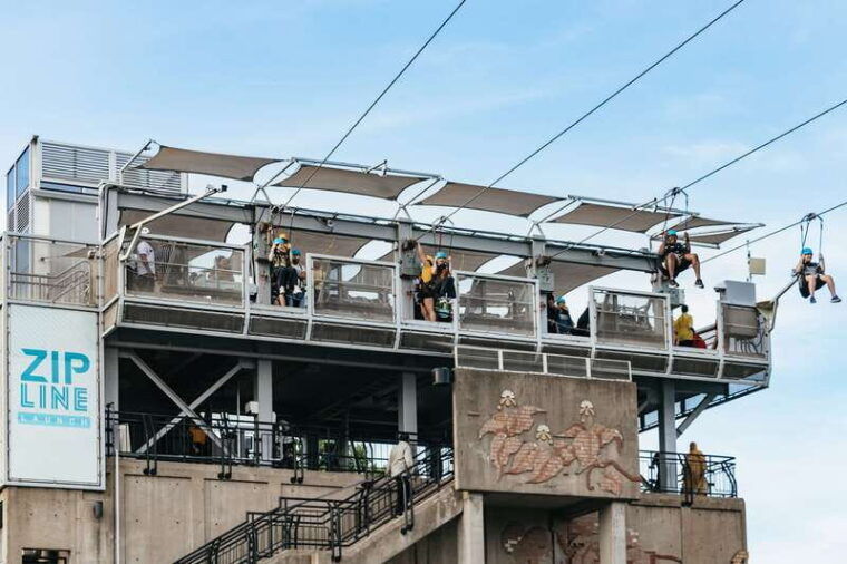 niagara-falls-canada-zipline-to-the-falls