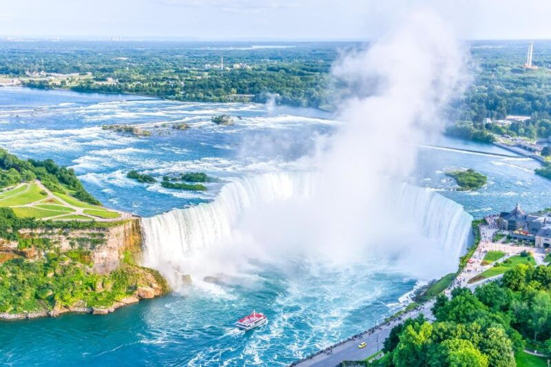 niagara-falls-canadian-and-american-deluxe-day-tour