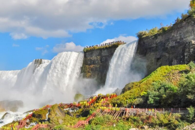 niagara-falls-canadian-and-american-deluxe-day-tour