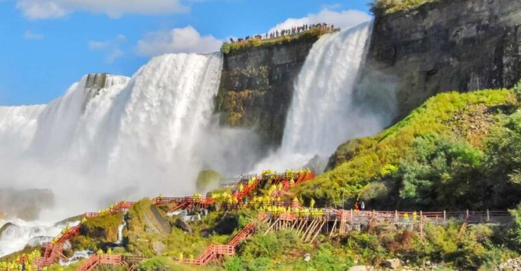 niagara-falls-canadian-and-american-deluxe-day-tour