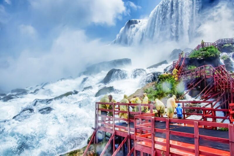 niagara-falls-canadian-side-day-trip-with-maid-of-the-mist