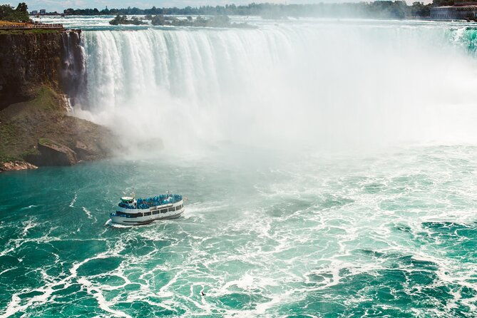 niagara-falls-day-trip-by-air-from-new-york-city
