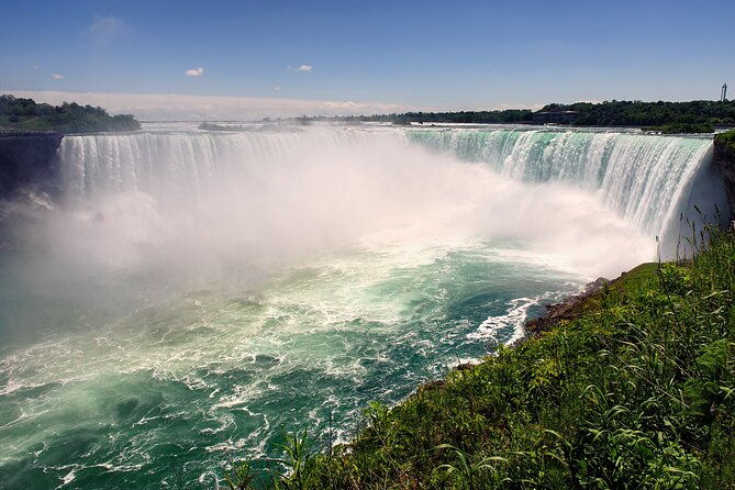 niagara-falls-day-trip-by-air-from-new-york-city