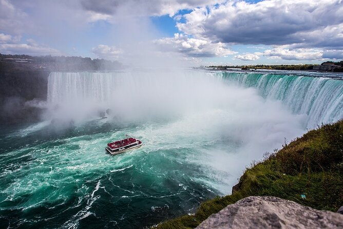 niagara-falls-from-new-york-city-with-optional-maid-of-the-mist