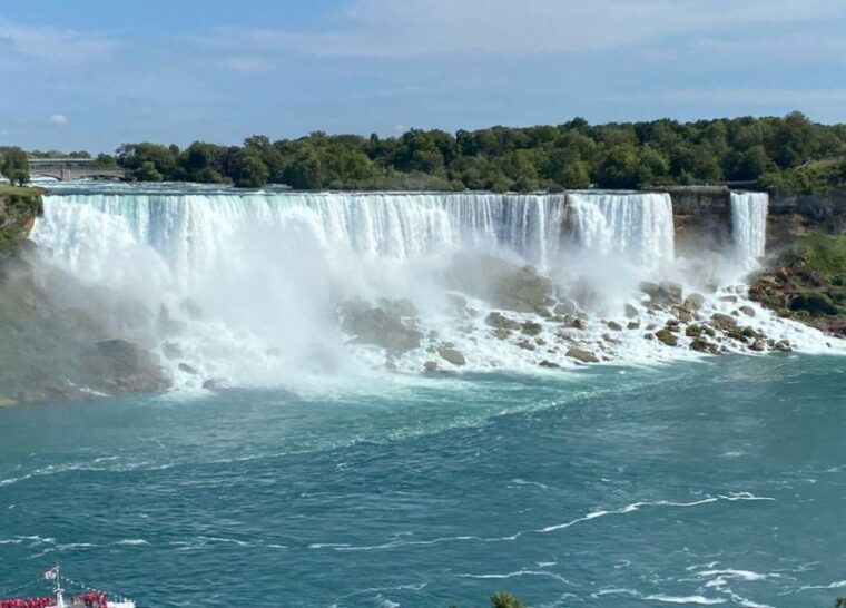 niagara-falls-luxury-private-tour-with-winery-stop