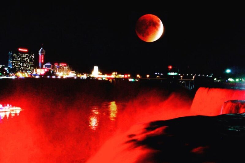Niagara Falls: Mobsters & Mayhem Illumination tour - The Storytelling & Guide Experience