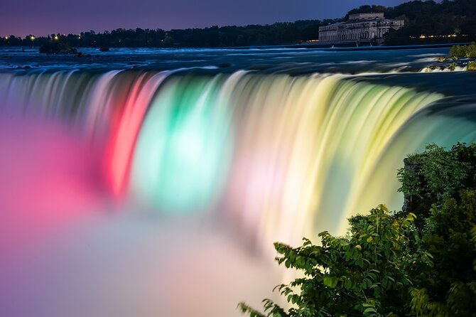 niagara-falls-night-illumination-tour-holiday-edition