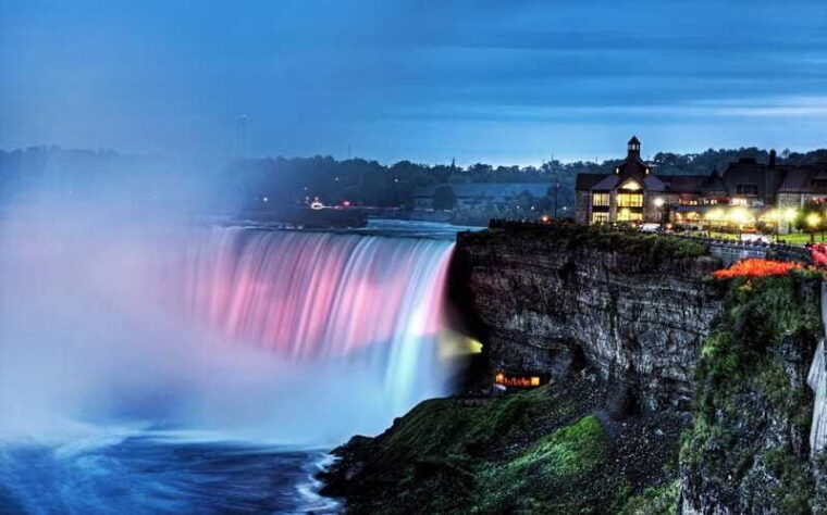 niagara-falls-night-tour-w-3-course-dinner-light-show