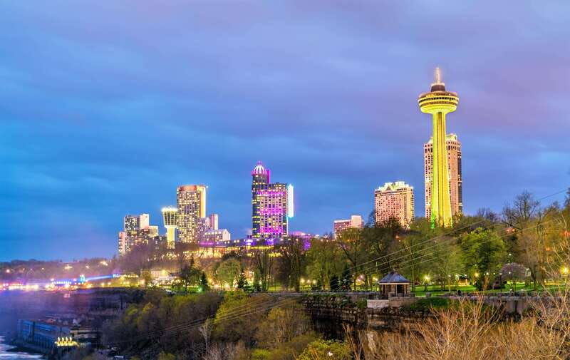 niagara-falls-night-walking-tour-with-fireworks-boat-cruise
