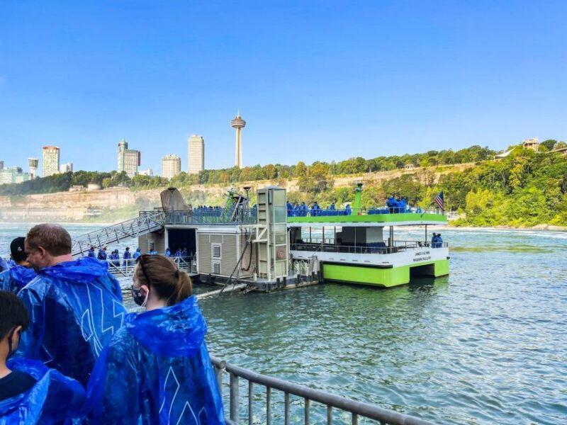 niagara-falls-ny-maid-of-the-mist-boat-falls-sightseeing