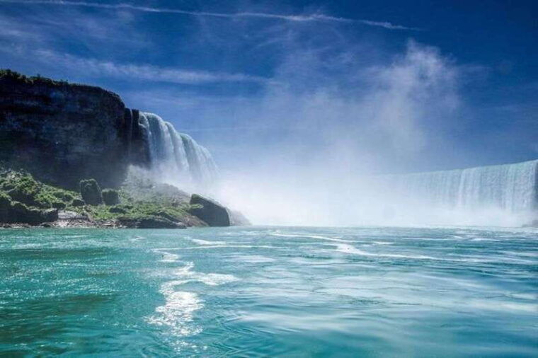 niagara-falls-private-half-day-tour-with-boat-helicopter-2