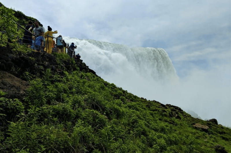 niagara-falls-private-tour-with-maid-of-the-mist