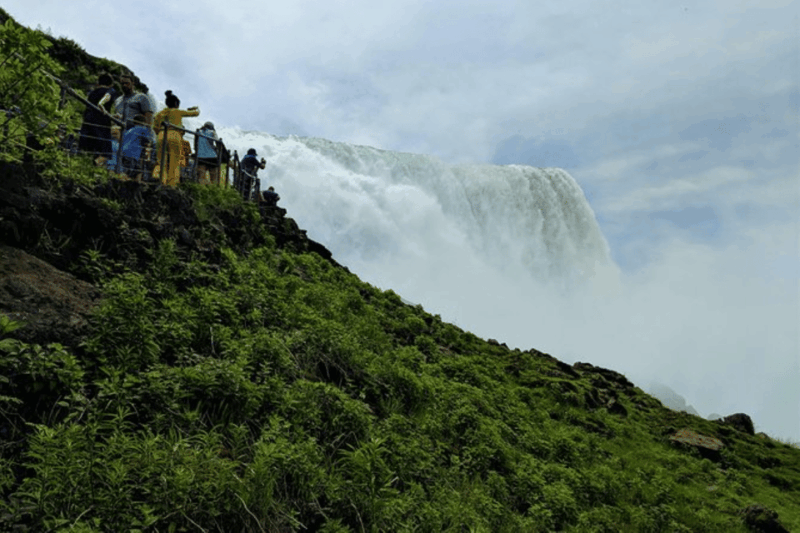 niagara-falls-private-tour-with-maid-of-the-mist