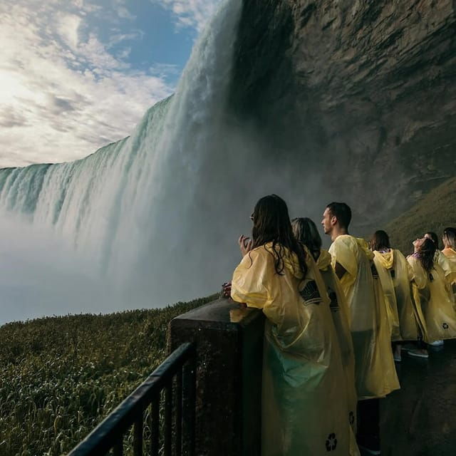 niagara-falls-tour-from-toronto-with-optional-boat-cruise