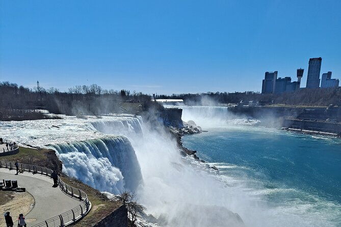 niagara-falls-tour-includes-maid-of-the-mist-cave-of-the-winds