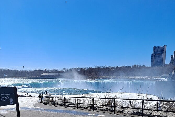 niagara-falls-tour-includes-maid-of-the-mist-cave-of-the-winds