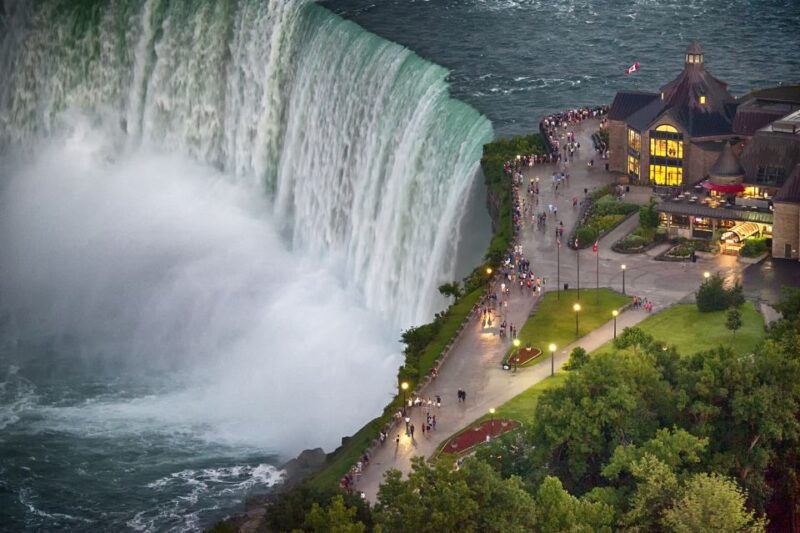 niagara-falls-tour-with-skip-the-line-cruise