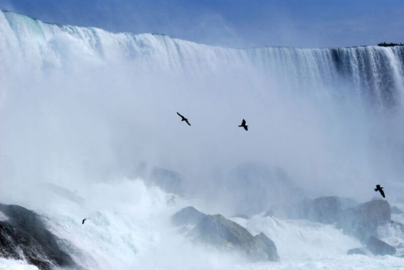 niagara-falls-tour-with-skip-the-line-cruise