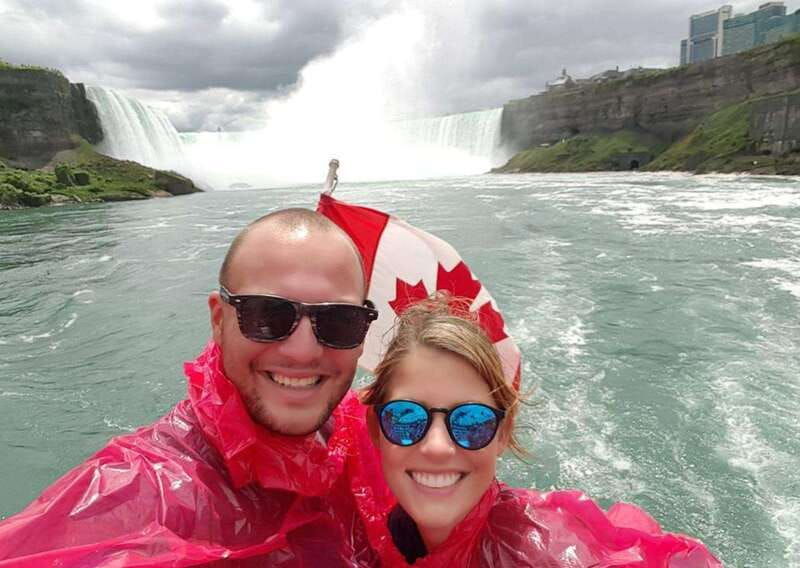 niagara-falls-tour-with-skip-the-line-cruise-wine-tasting-2