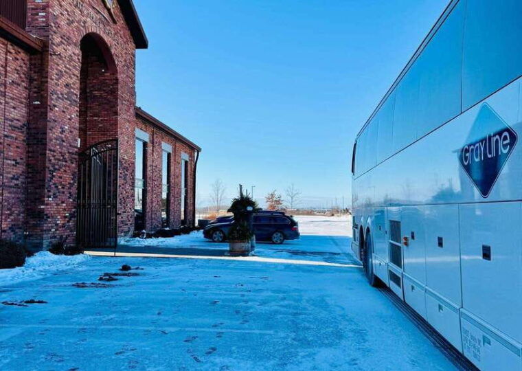 niagara-falls-tour-with-skip-the-line-cruise-wine-tasting-2