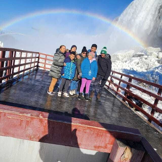 niagara-falls-us-canada-small-group-winter-adventure-tour-2