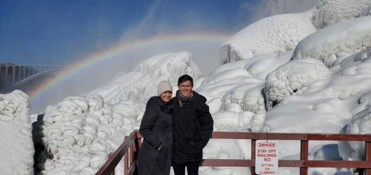 niagara-falls-us-canada-small-group-winter-adventure-tour-2