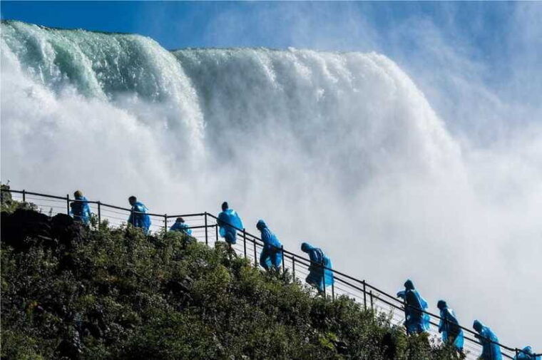 niagara-falls-us-guided-2-day-trip-with-accommodation-2