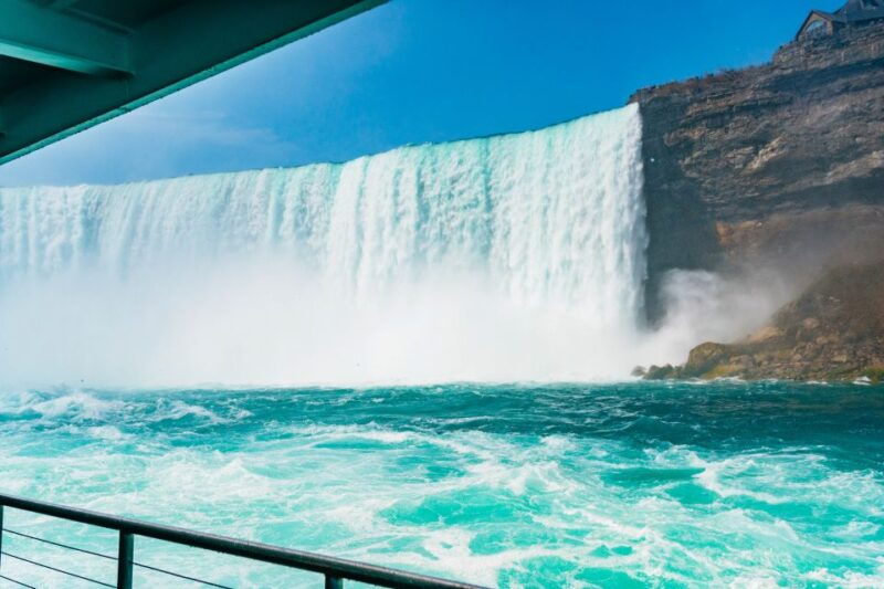 niagara-falls-usa-american-tour-maid-of-the-mist