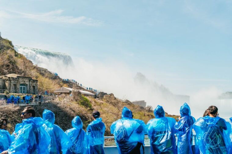 niagara-falls-usa-american-tour-maid-of-the-mist