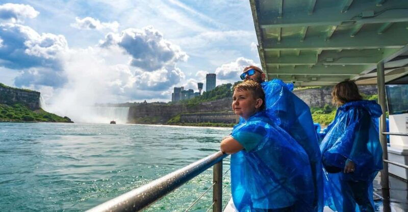niagara-falls-usa-and-canada-tour-with-boat-cruise-lunch